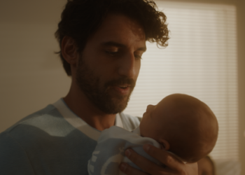 O Boticário retrata a criação do elo entre pais e filhos em campanha sobre instinto paterno