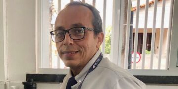 Porteiro supera deficiência e inspira inclusão no mercado de trabalho