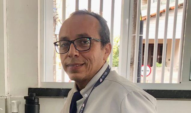 Porteiro supera deficiência e inspira inclusão no mercado de trabalho