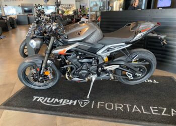 Triumph Fortaleza lança Street Triple 765 RS em evento aberto ao público