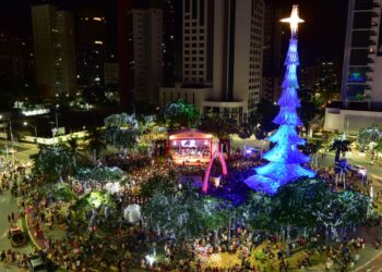 Ceará Natal de Luz 2023 vai adornar mais de 30 logradouros de Fortaleza com 1,7 milhão de microlâmpadas de LED