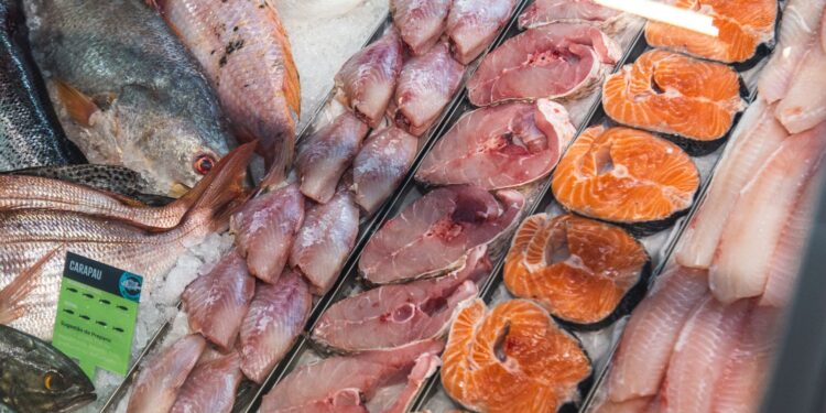 Pão de Açúcar realiza especial de pescados com foco em sustentabilidade e pesca responsável
