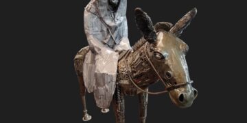 Escultura feita em sucata pelo artesão Edismar Arruda será obra tema do Amigos em Ação 2023