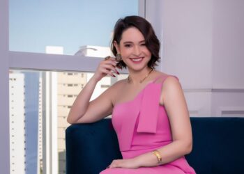 Outubro Rosa: consultora de imagem, Aline Fav ajuda mulheres com câncer a retomar a autoestima