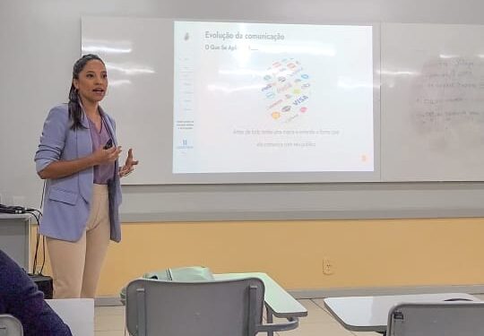 Redes Sociais no Mercado: Diretora da Creaty Comunicação, Geiziany Mendes, participa de palestra em mestrado de Inovação tecnológica na saúde