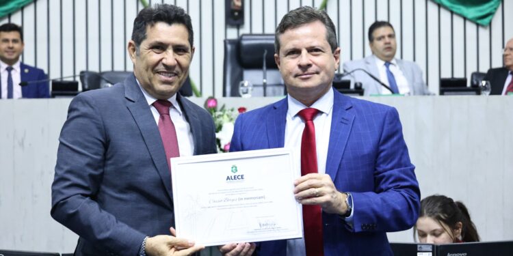 Cássio Borges é homenageado na Alece em sessão solene pelos 114 anos do DNOCS