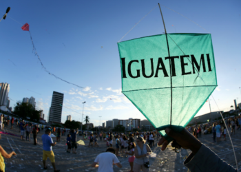 Shopping Iguatemi Bosque realiza 10ª edição do evento “Revoada”  e distribui 5 mil pipas gratuitas