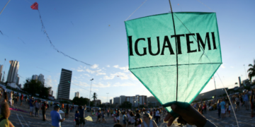 Shopping Iguatemi Bosque realiza 10ª edição do evento “Revoada”  e distribui 5 mil pipas gratuitas