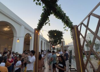 Spaten celebra Oktoberfest e reúne dezenas de pessoas na Estação das Artes