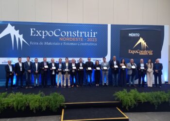 Expoconstruir Nordeste 2023 começa com homenagens e confiança na força do setor da construção civil