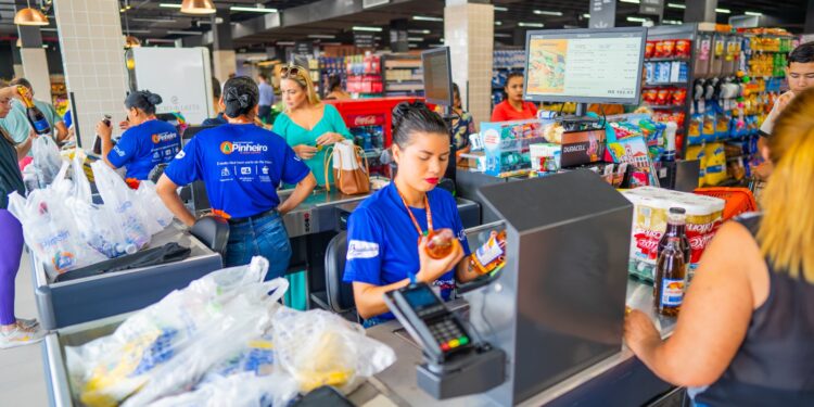 Supermercado Pinheiro abre mais de 200 vagas de emprego para nova loja, no bairro Cambeba