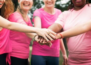 Dia D para Conscientização e Prevenção: Rede de Ensino une esforços na luta contra o câncer de mama e colo do útero