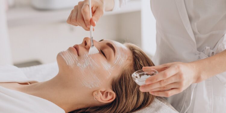 Farmácia Santa Branca inova e oferta serviço de análise facial gratuito para clientes