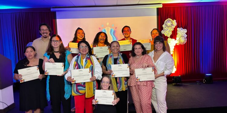 Grupo Mulheres do Brasil certifica 45 mulheres do projeto “Vozes da Liberdade”