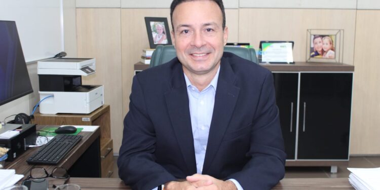 Danilo Serpa, Diretor-Presidente da ADECE, é um dos agraciados com o Prêmio ACOMAC-Ceará