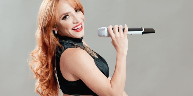 Vitória Fernandez: a voz que embala as festas de final de ano
