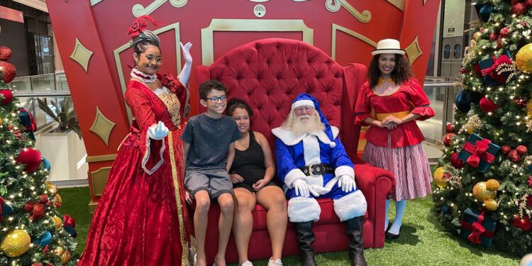 Noel recebe pessoas autistas no RioMar Fortaleza  