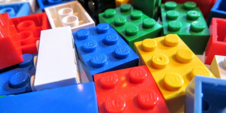 AJE realiza oficina com Lego Serious Play para incentivar a inovação entre empreendedores de Fortaleza