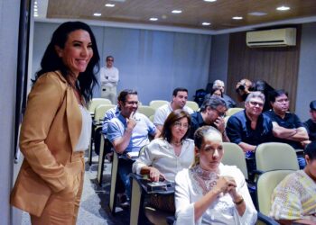 Especialista em investimentos imobiliários na Flórida (Broker), Milena Fernandes destaca oportunidades de diversificar, dolarizar e proteger patrimônio