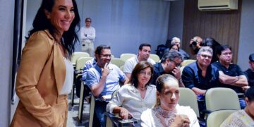 Especialista em investimentos imobiliários na Flórida (Broker), Milena Fernandes destaca oportunidades de diversificar, dolarizar e proteger patrimônio