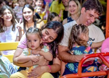 Jardins Open Mall oferece passeio gratuito no “trenzinho charmoso” natalino 