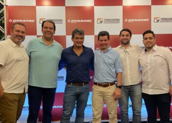 Grupo Fornecedora reúne clientes e apresenta lançamento de pavimentadora da Dynapac