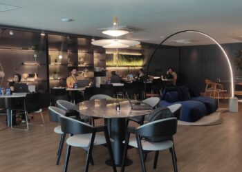 Aberto ao público, Carmehil conta com escritório de consultoria de luminotécnica na unidade da Antônio Sales