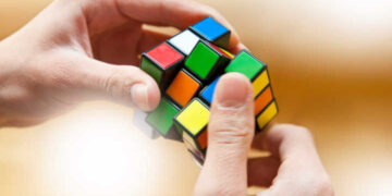 Com palestra da youtuber Suzane Coelho, Iguatemi Bosque recebe campeonato de cubo mágico em janeiro