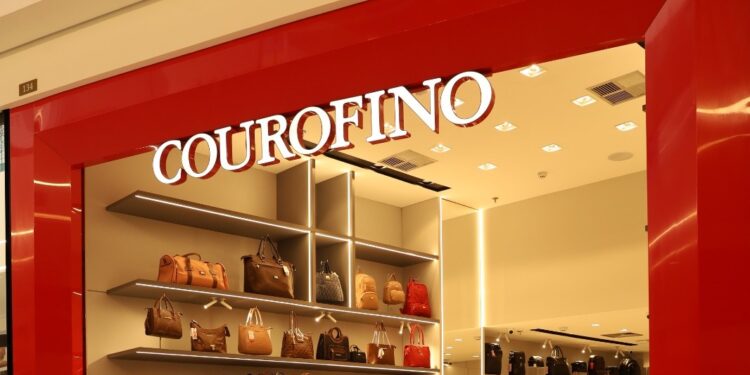 COUROFINO anuncia liquidação com descontos de até 70%