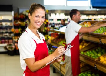 Senac e Acesu qualificam trabalhadores dos supermercados no CE