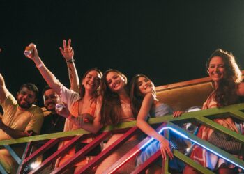 Com duas horas de open de caipirinha e glitter, Radar Pub divulga programação completa para o Carnaval de Fortaleza