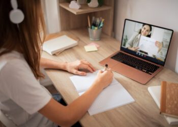 Últimos dias para educadores se inscreverem em cursos gratuitos sobre projetos de vida