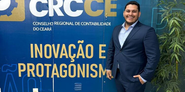 Davi Vasconcelos toma posse como membro da Comissão de Tributos Municipais CRC-CE