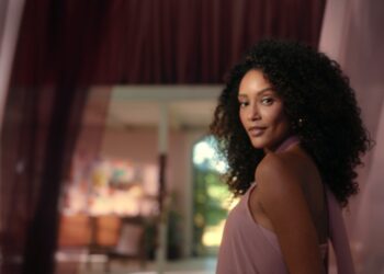 Em nova campanha da Natura, Taís Araujo encoraja mulheres a contarem a vida por meio de ousadias