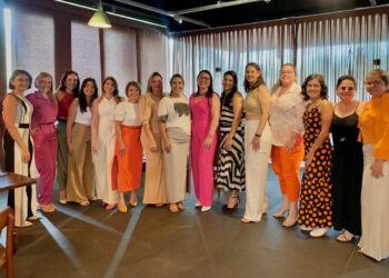 Diretora do Grupo Atitude Serviços, Lais Soares realiza almoço especial com clientes em comemoração ao Dia da Mulher