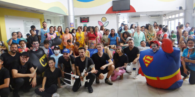 Circo Americano realiza apresentação para crianças e adolescentes assistidos pela Associação Peter Pan (APP)