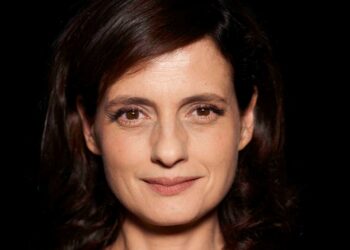 Cimento Apodi realiza evento com a participação da atriz Denise Fraga sobre a humanização das relações