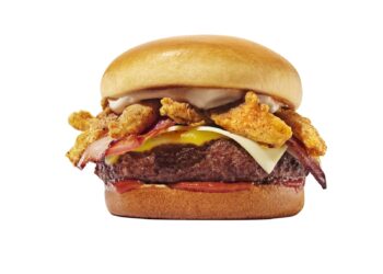 100% Bold: Outback apresenta hambúrgueres inéditos feitos de 100% picanha e 100% de sua clássica costela, além de uma versão do brownie com NUTELLA®️