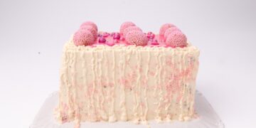 Nos 65 anos da Barbie no Brasil, Sodiê Doces junto à Mattel, lança seis produtos da boneca mais famosa do mundo