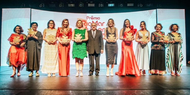 Em noite de homenagens e emoção, Prêmio RioMar Mulher reconhece o legado e a trajetória de 10 personalidades do Ceará