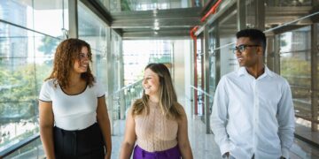 Vivo abre 500 vagas para programa de estágio, sendo 50% delas exclusivas para talentos negros