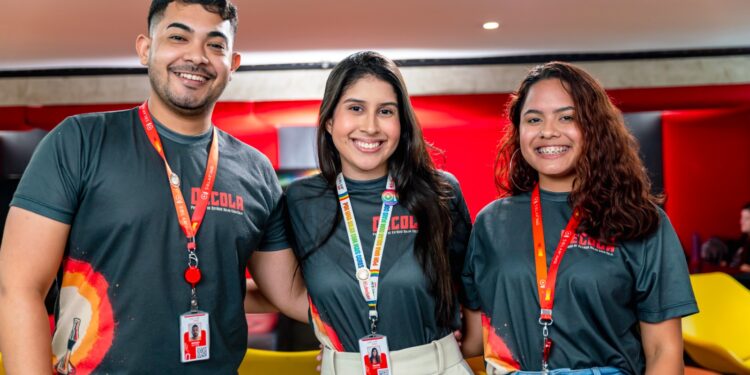 Solar Coca-Cola lança nova edição do programa de estágio Decola Tech com vagas exclusivas para mulheres