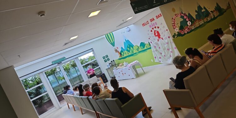 Unimed Fortaleza celebra o Dia das Mães com atendimento humanizado e homenagens