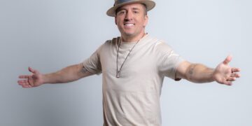 Tony Guerra grava DVD com show “Sacode Inesquecível” no Estacionamento do RioMar Fortaleza  