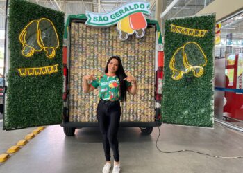 Furgão do forró da Cajuína São Geraldo percorre cidades nordestinas durante o mês de junho