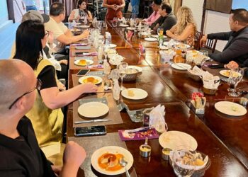 Sócia-diretora do Grupo Atitude Serviços, Laís Soares reúne síndicos profissionais para almoço de networking na Forneria Coriolano