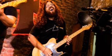 Final de semana de muito rock na Vila Azul do Mar, no Beach Park