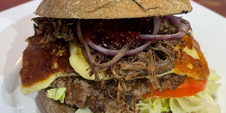 RePi Burguer Inova com Blend Exclusivo e Encanta com Novas Criações no Cardápio