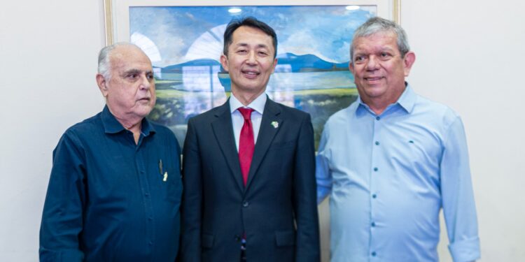 Maracanaú recebe a visita do Embaixador do Japão no Brasil