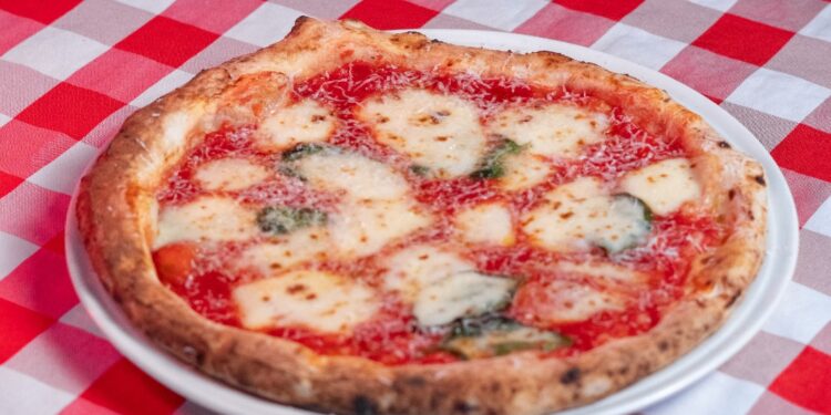 Mamma Mia que Pizza: A Primeira Pizzaria do Nordeste com Selo Internacional de Qualidade AVPN